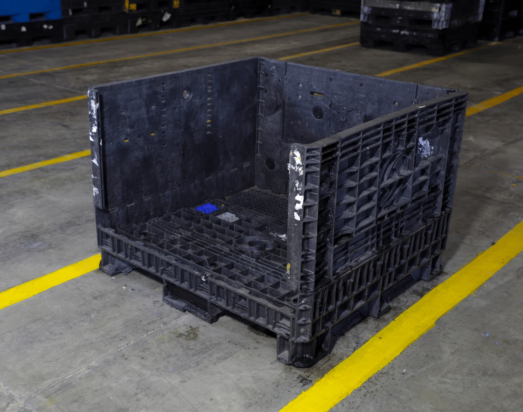 Contenedor industrial en planta
